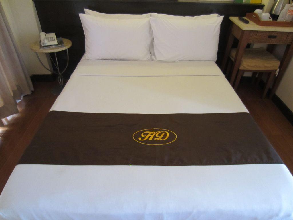 Hotel Dominique Tagaytay City Exterior foto